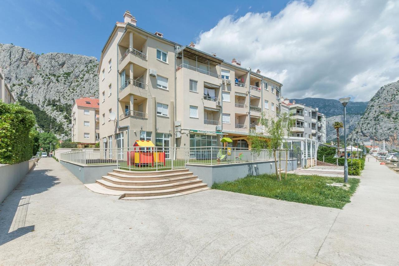 Apartments Cetina Omiš Exteriör bild